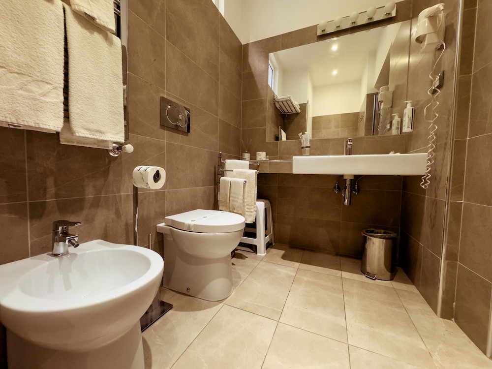 Junior Quadruple Room photo 2
