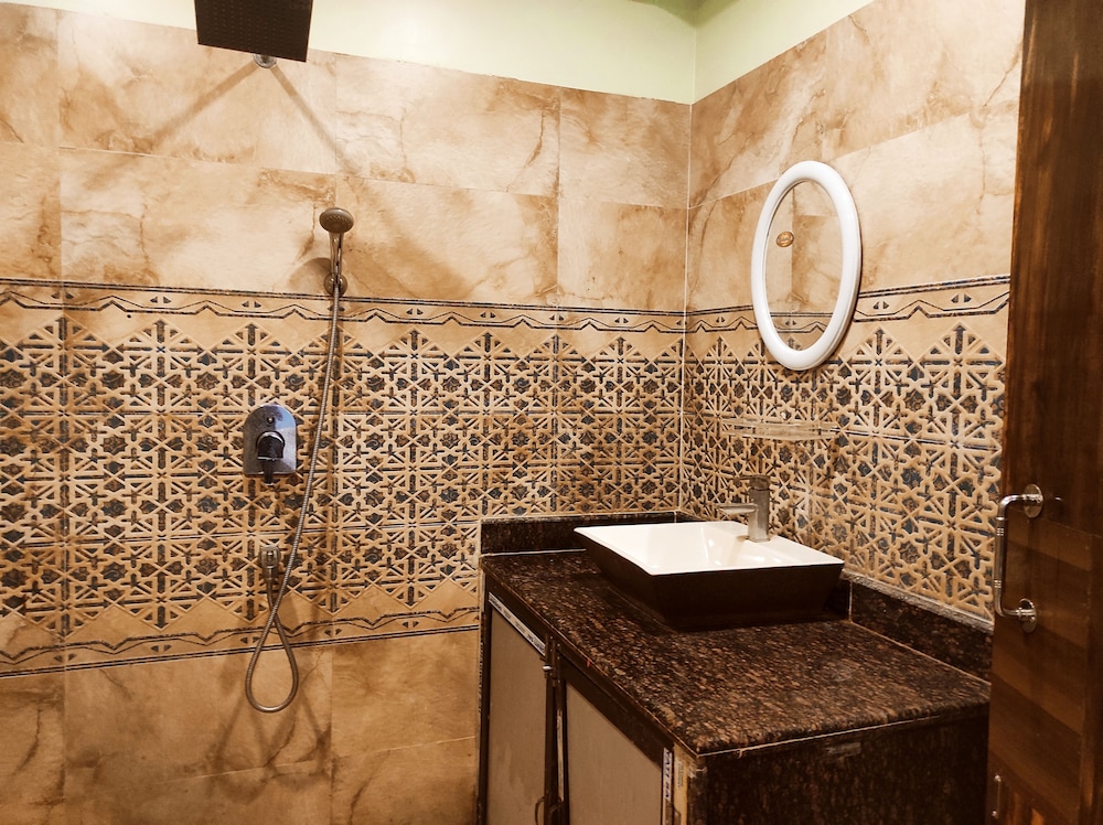 Suite - Photo 6