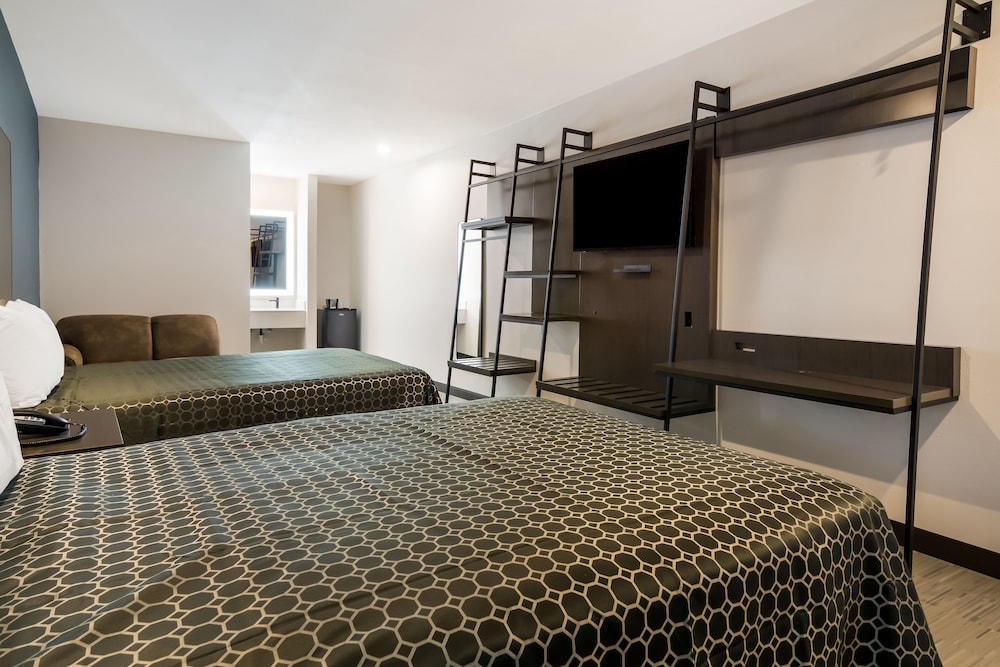 Room, 2 Queen Beds, Non Smoking photo 1
