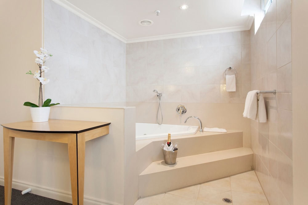 One Bedroom Spa Apartment - Photo 7