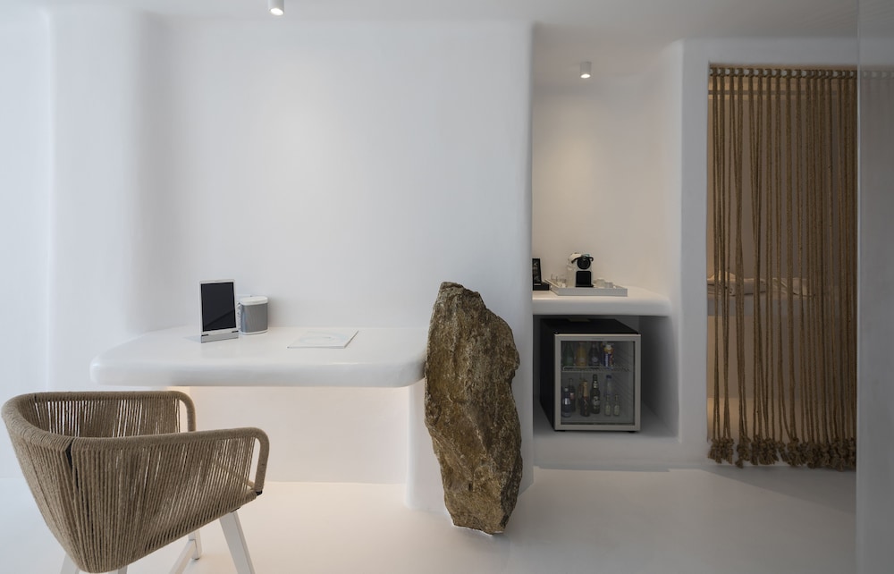 Luxury Suite, 2 Bedrooms, Jetted Tub, Annex Building, Private Pool - Photo 1