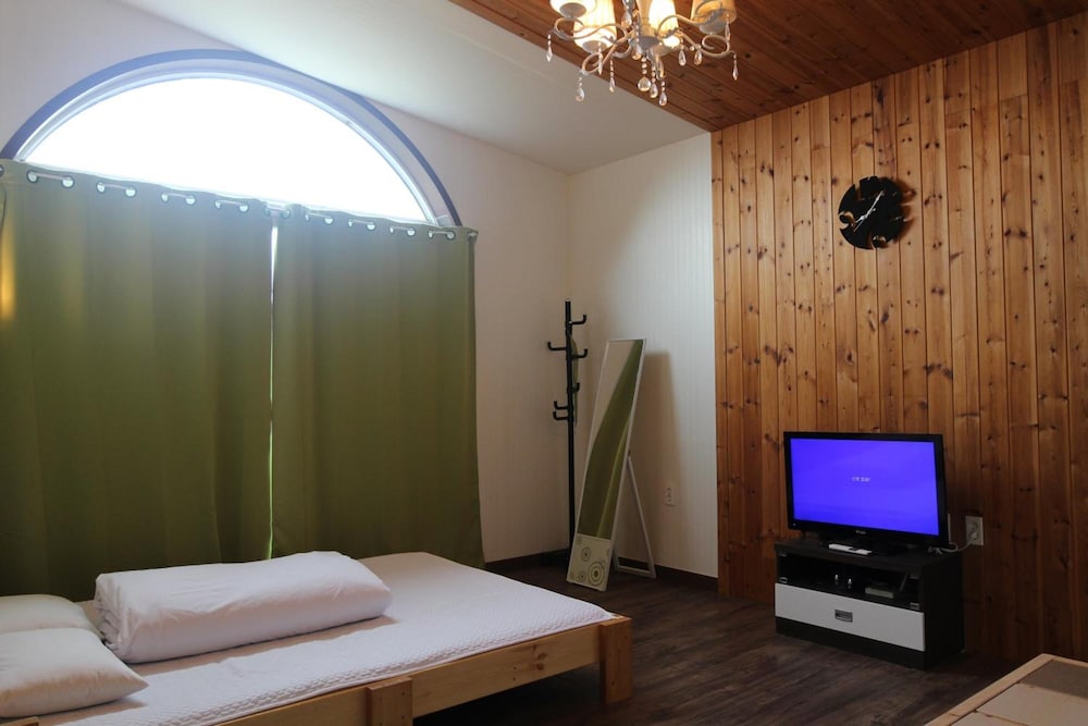 Basic Double Room - Photo 3