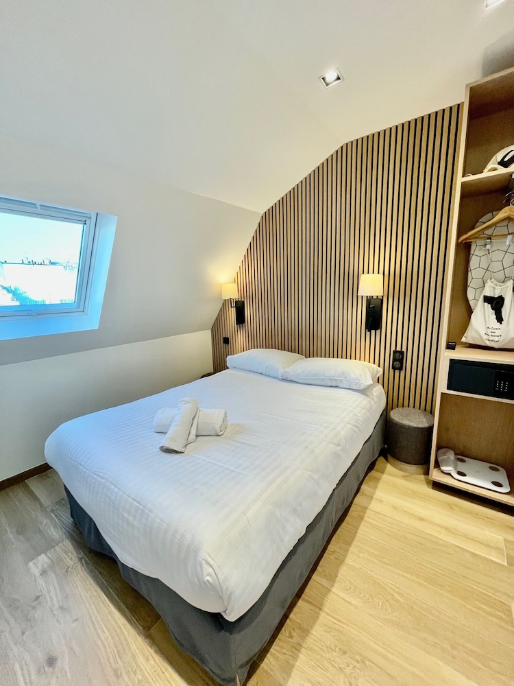 Family Quadruple Room thumbnail 6