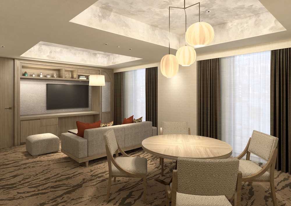 Premium Suite, 1 King Bed photo 2