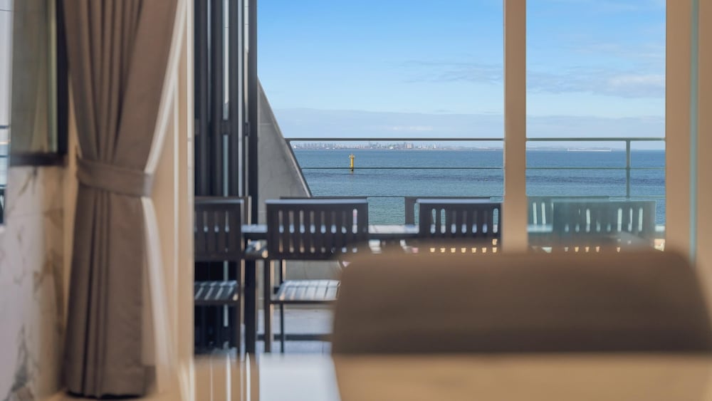 Basic Room, 1 Bedroom (B101(Ocean View / Private BBQ / Pool)) photo 3