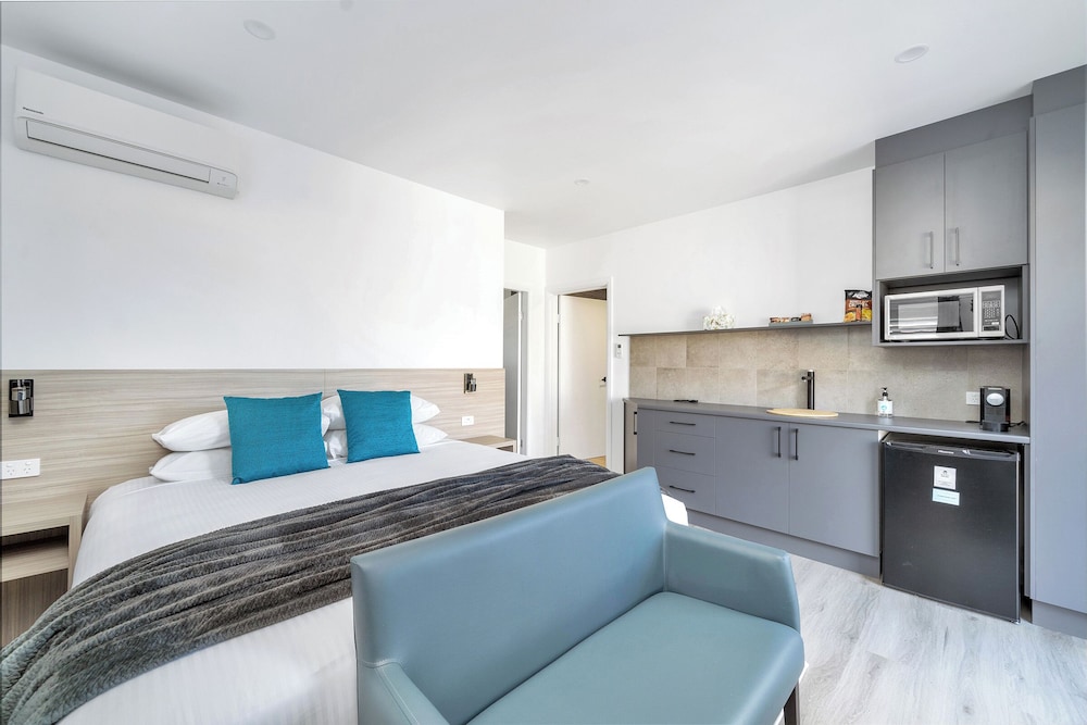 Family Room, 2 Bedrooms, Kitchenette, Ground Floor photo 1