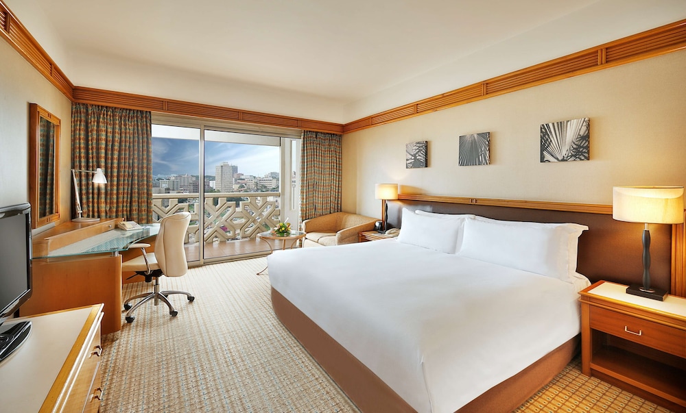 Deluxe Room, 1 King Bed - Photo 7