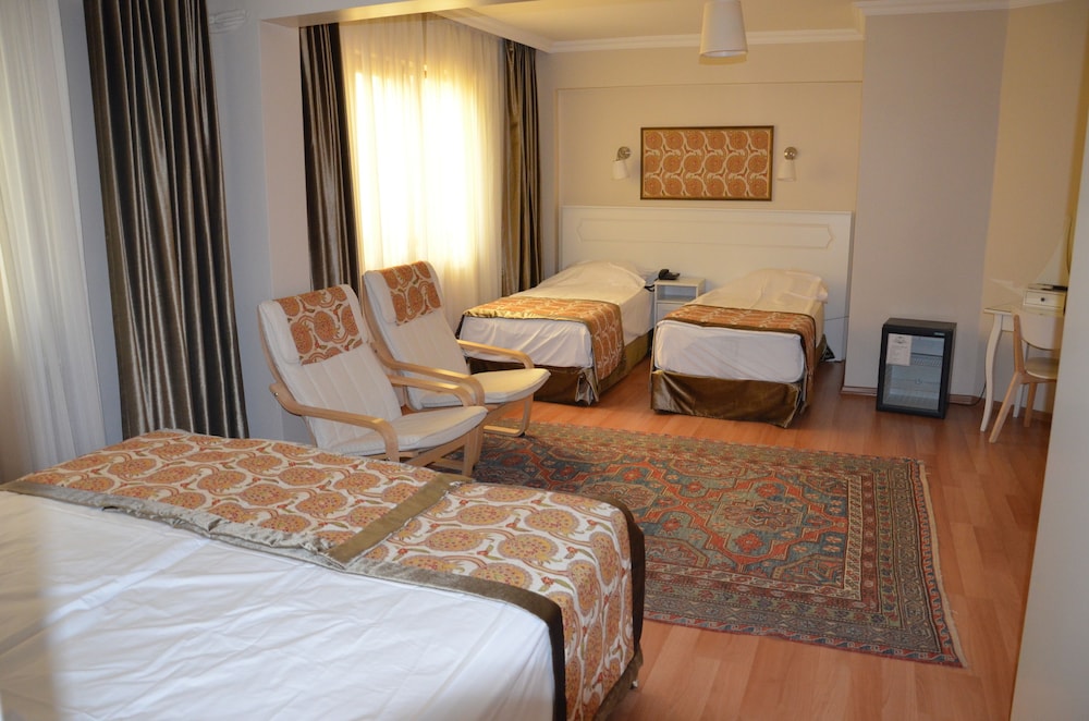 Family Quadruple Room, Multiple Beds photo 1