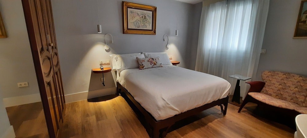 Double or Twin Room - Photo 14