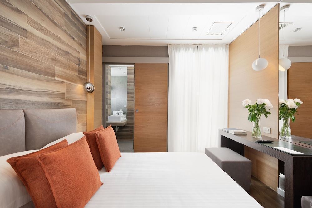 Deluxe Double or Twin Room photo 2