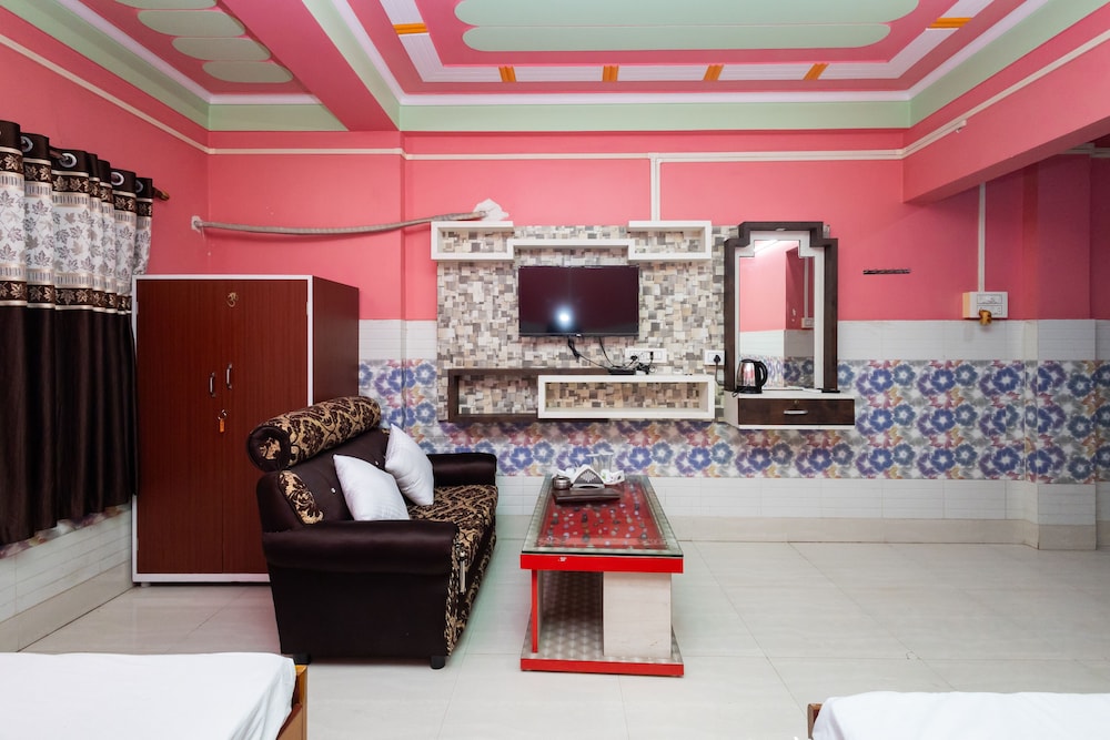 Deluxe Family Room A/C photo 3