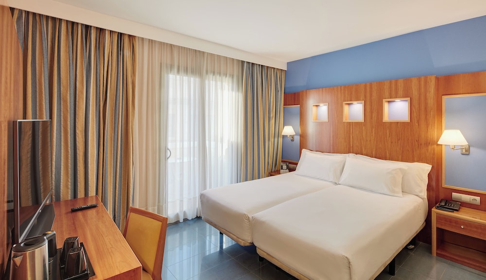 Classic Twin Room, Balcony - Photo 2