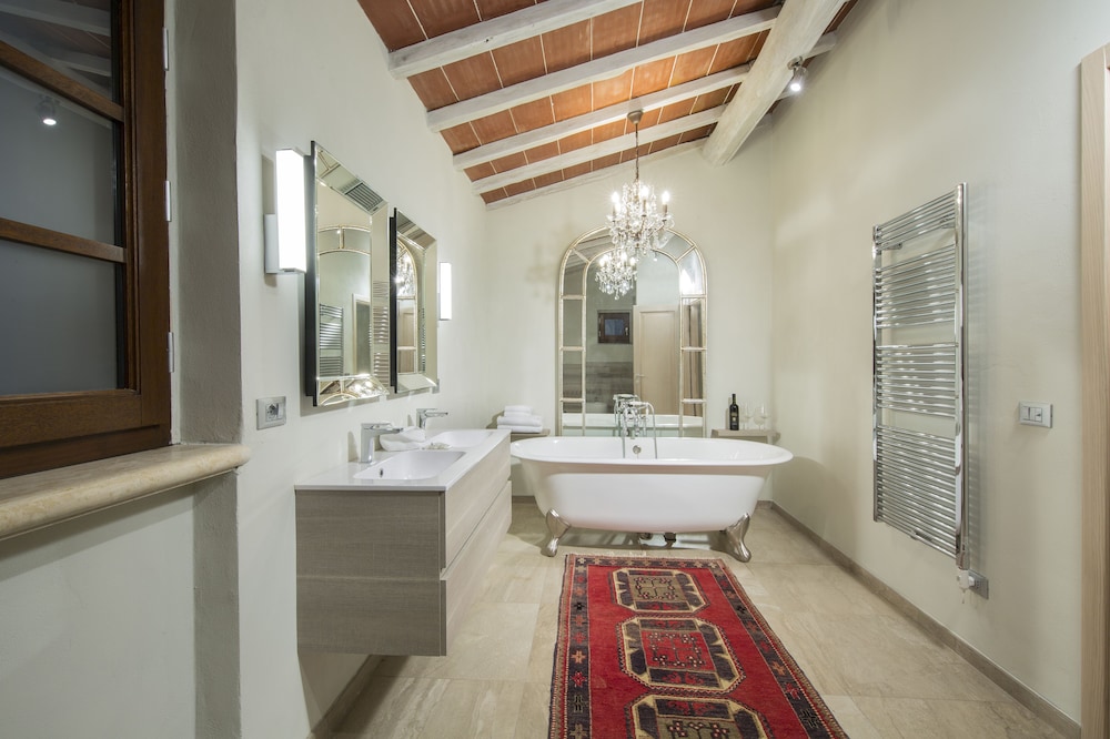 Grand Suite, 2 Bathrooms (Villa) photo 3