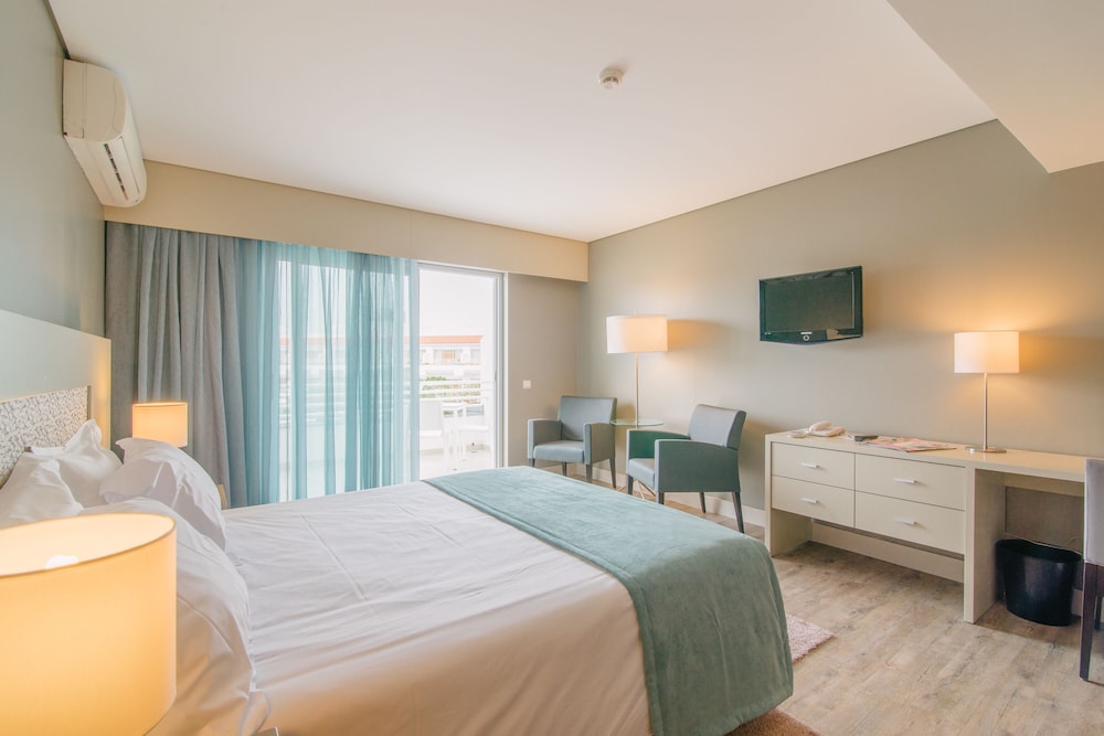 Premium Apartment, 2 Bedrooms, Pool View - Photo 3