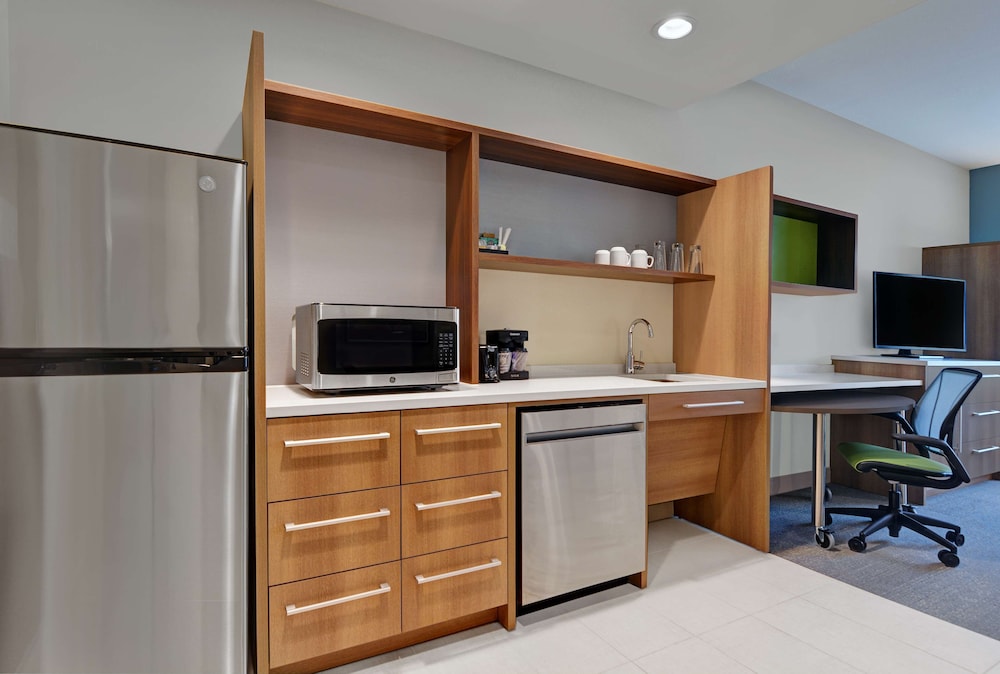 Studio Suite, 2 Queen Beds, Accessible (Mobility & Hearing, Roll-in Shower) - Photo 5
