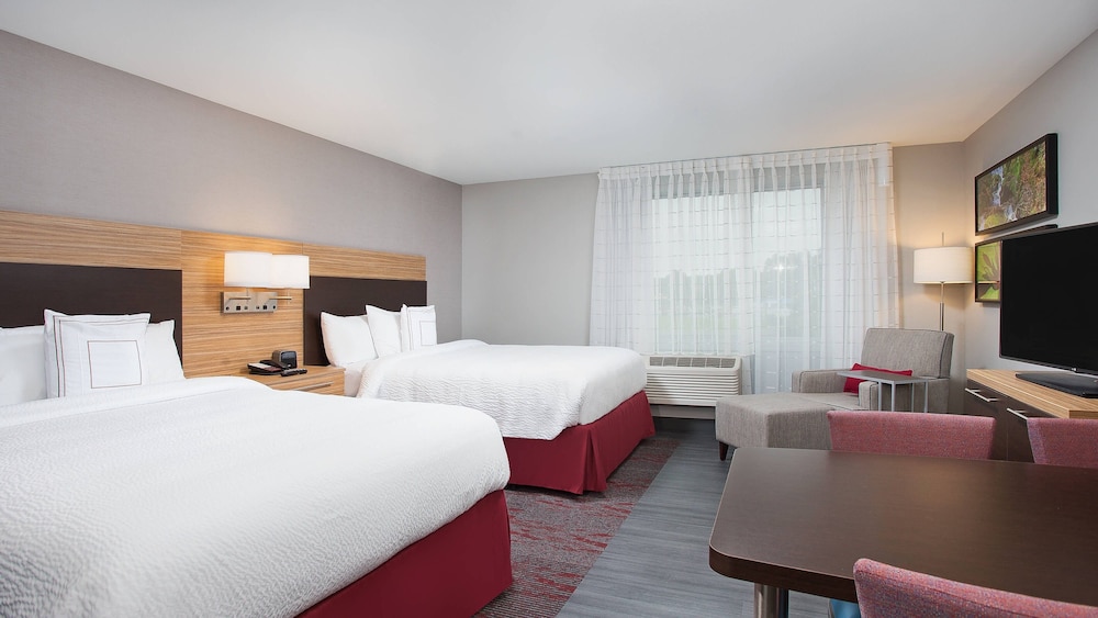 Studio, 2 Queen Beds (Mobility/Hearing Accessible, Tub) photo 3
