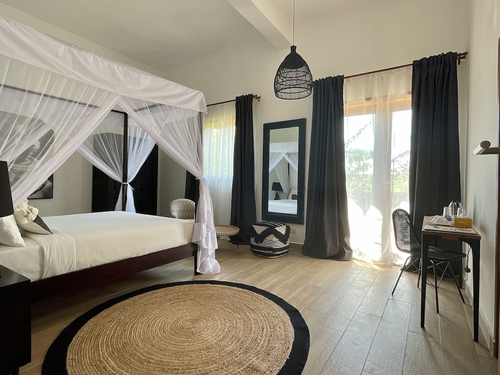 Deluxe Room - Photo 3