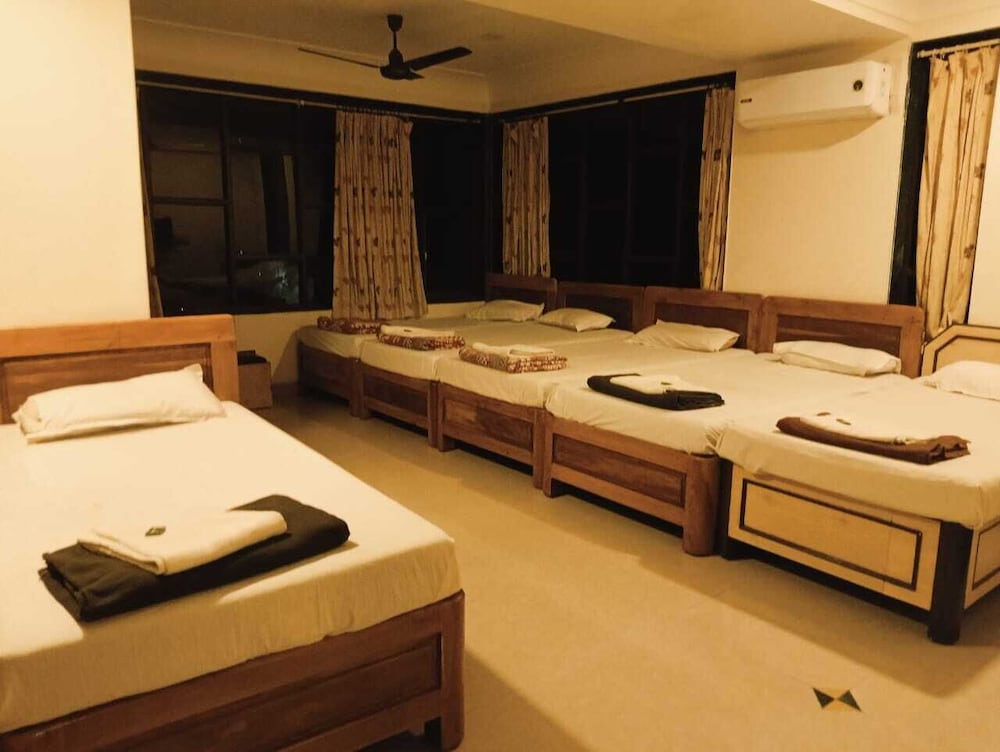 Five Bed Ac Room