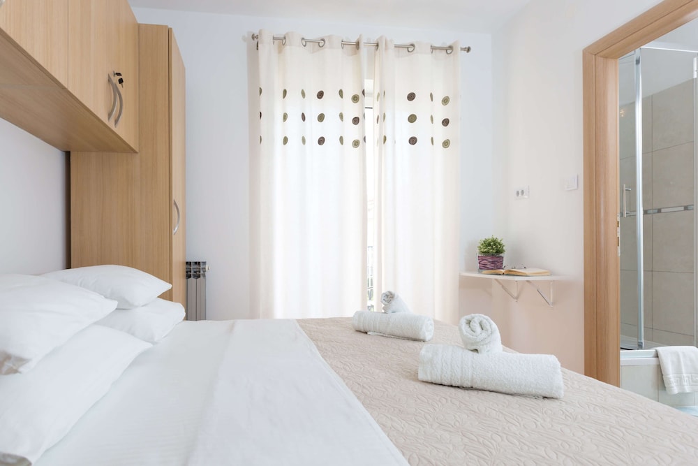 Double Room, 1 Double Bed, Balcony photo 2