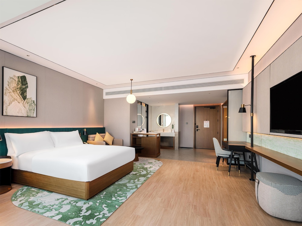 Deluxe Room, 1 King Bed