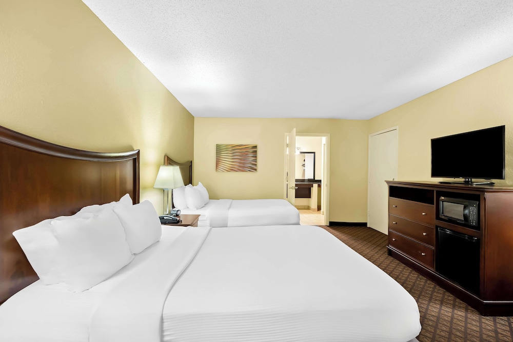 Standard Room, 2 Queen Beds, Accessible, Non Smoking - Photo 1