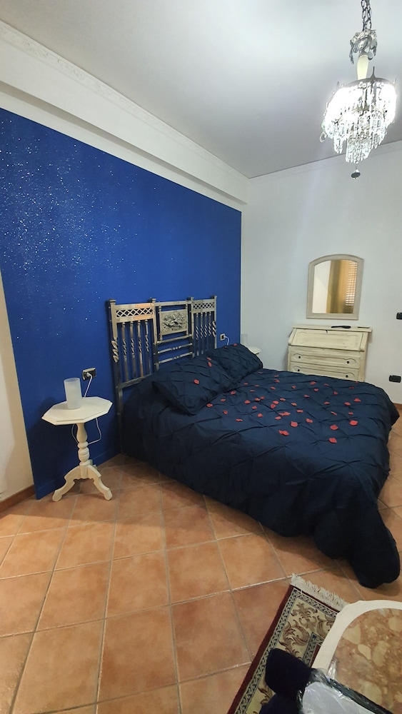 Deluxe Studio Suite, Jetted Tub photo 3