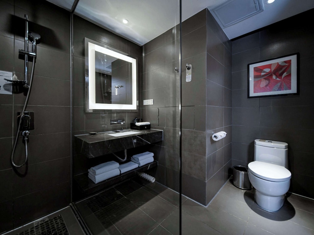 Premier King Room - Photo 6