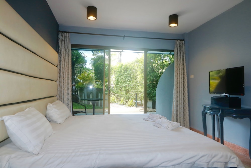 Standard Room, 1 King Bed, Garden View, Ground Floor photo 3