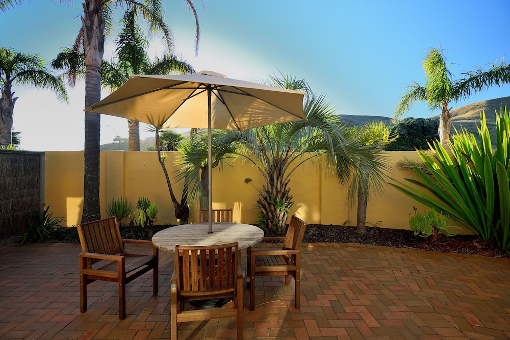 2 Bedroom Suite Queen & Twin photo 2