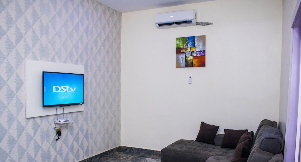 Luxury Apartment photo 3