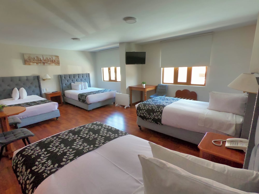 Classic Quadruple Room, 1 Bedroom, Private Bathroom - Photo 1