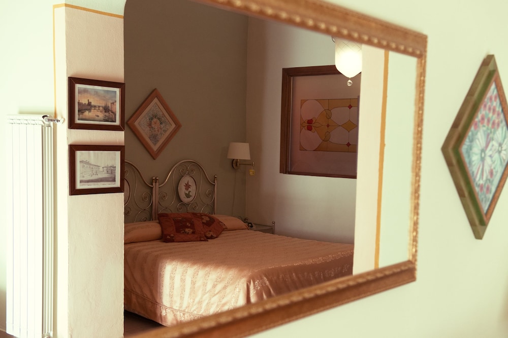 Junior Studio Suite, 1 Bedroom, Non Smoking, Garden View photo 1