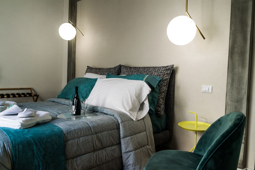 Suite (King) - Photo 11