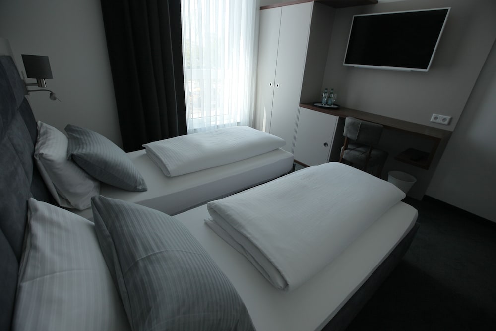 Standard Twin Room photo 2