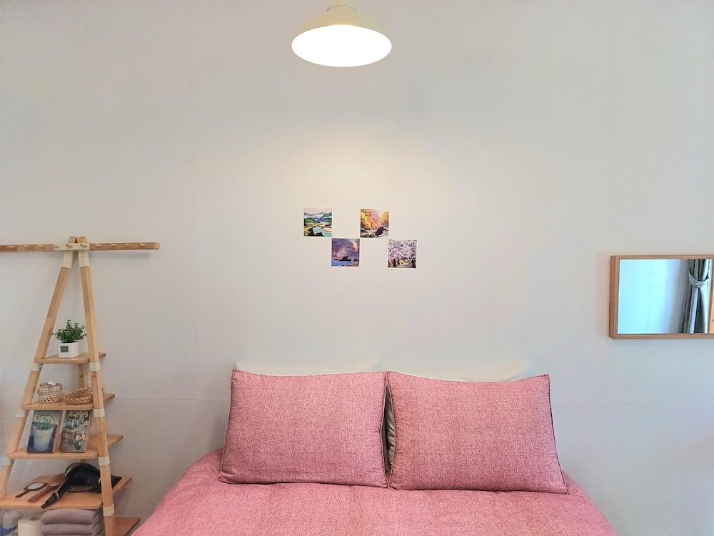 Basic Room, 2 Bedrooms (1hojeom Jindallae(Private House)) photo 2