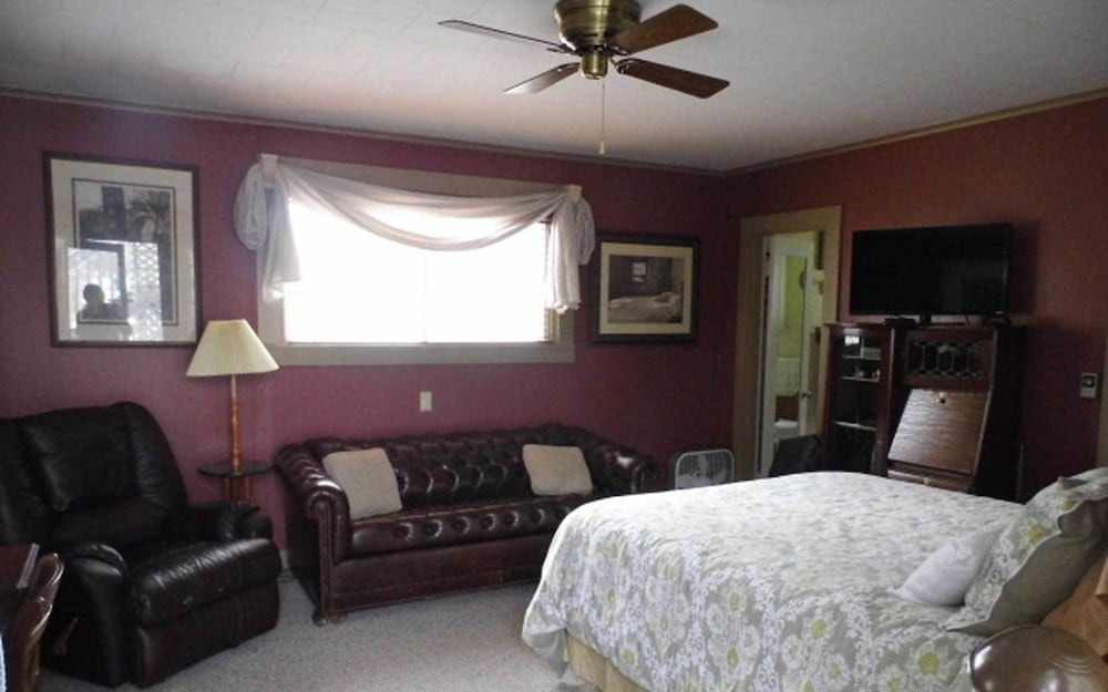 Room, 1 Queen Bed photo 1
