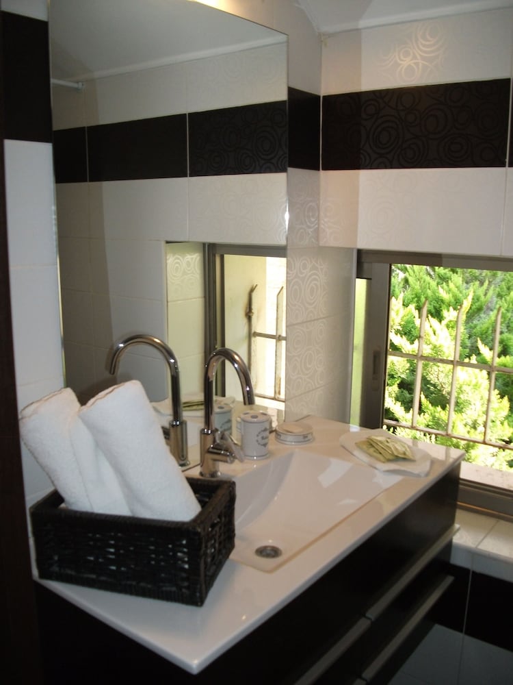Suite, Kitchenette - Photo 4