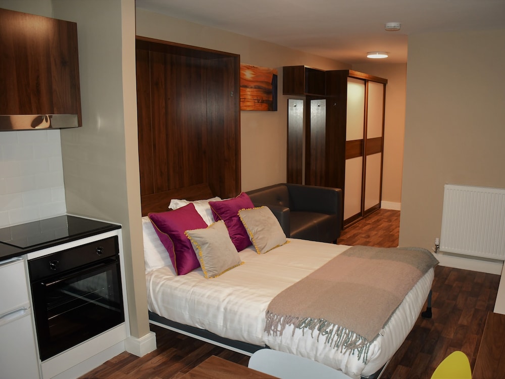 Executive Apartment, Ensuite photo 2