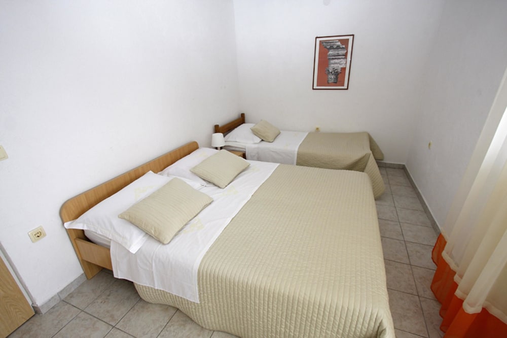 Apartment, Multiple Beds