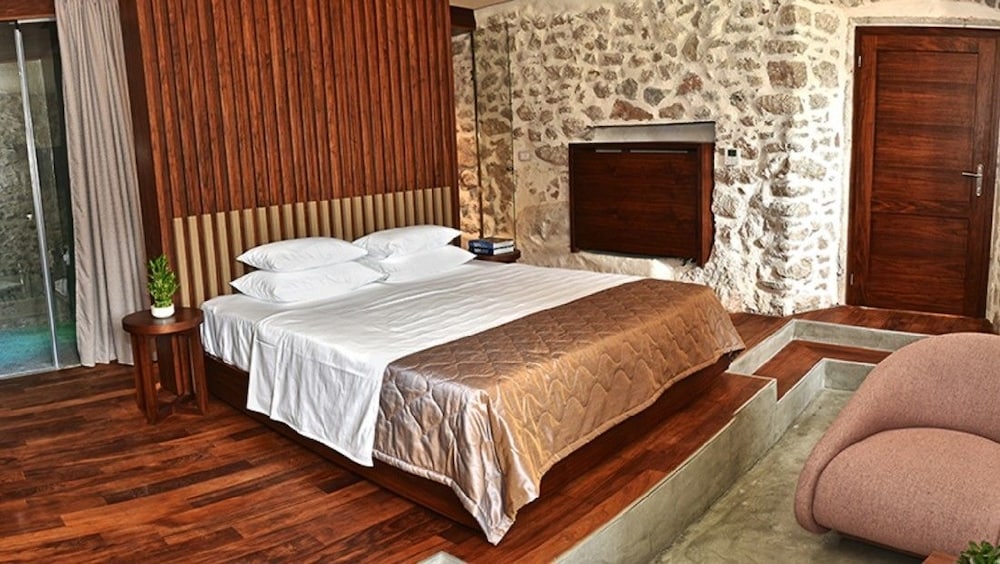 Double Room, Sea View (Mt Lovcen)