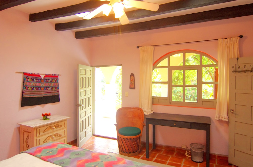 Hummingbird Room