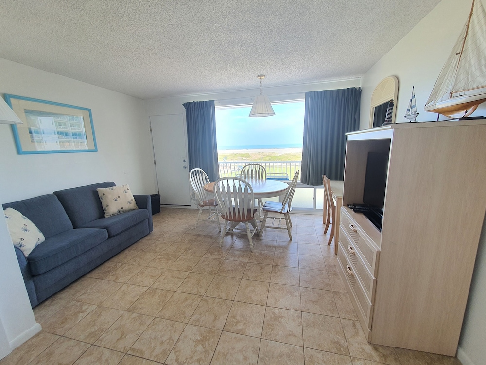 Family Apartment, 2 Bedrooms, 2 Bathrooms, Ocean View (Full Kitchen) photo 1