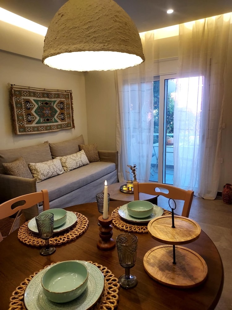 Traditional Apartment photo 1