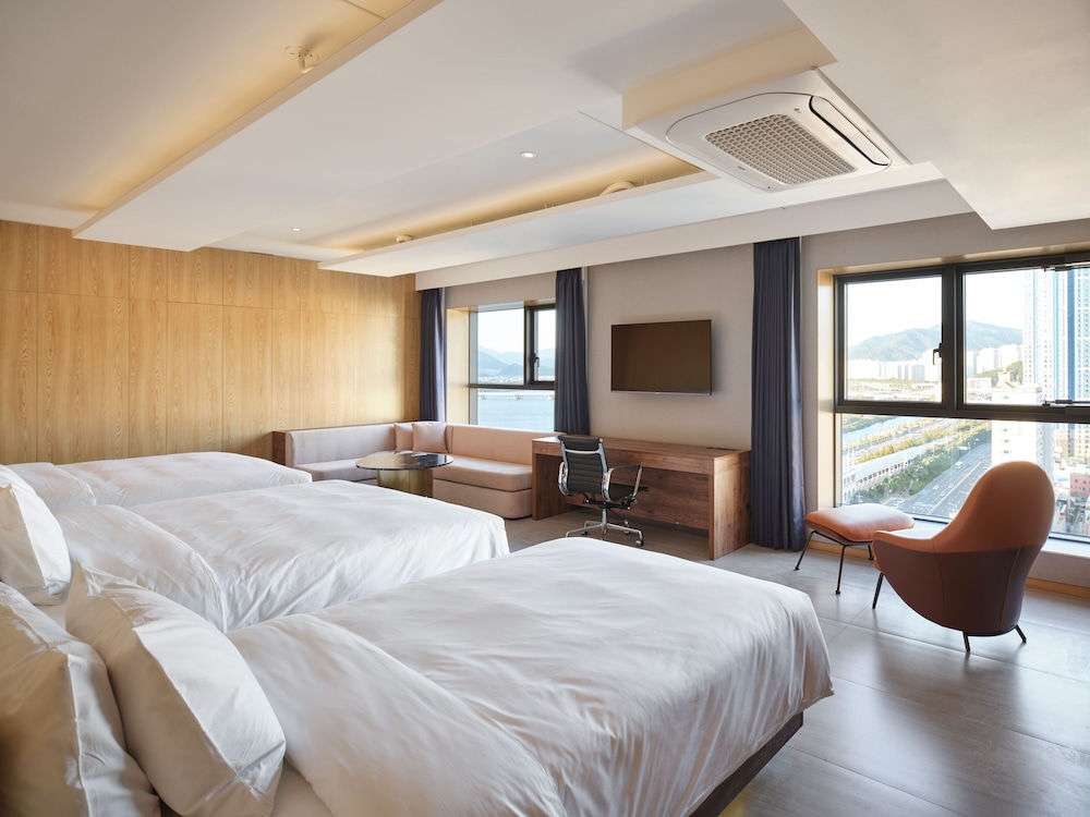 Family Triple Room, River View - Photo 1