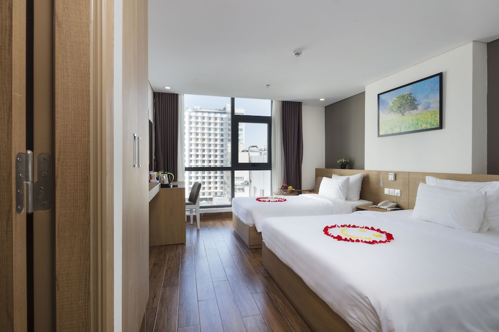 Premier Double or Twin Room, Window photo 1