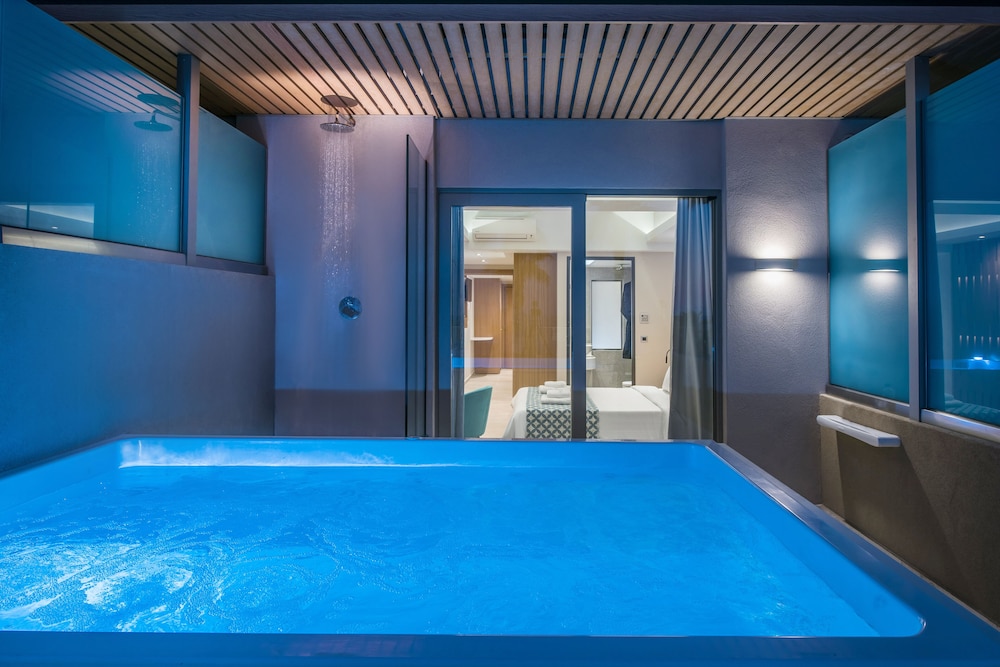 Suite with Outdoor Whirlpool (5 persons) - Photo 17