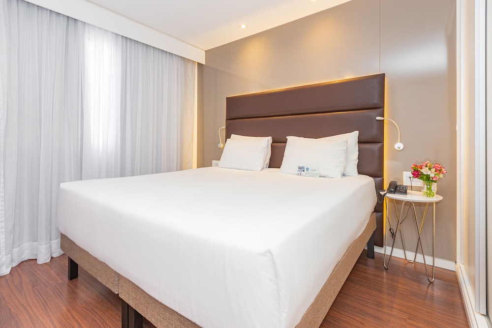 Standard Apartment, 1 Queen Bed - Photo 3