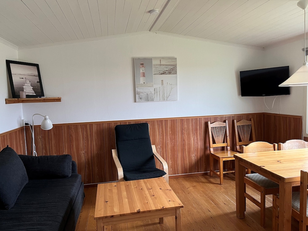 Cabin, 2 Bedrooms, Private Bathroom (9-10an) photo 3