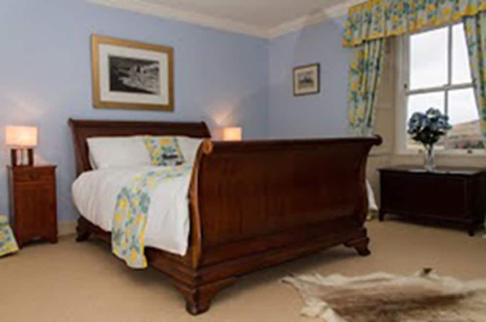 Standard Suite, 1 King Bed (The Waverley) photo 3