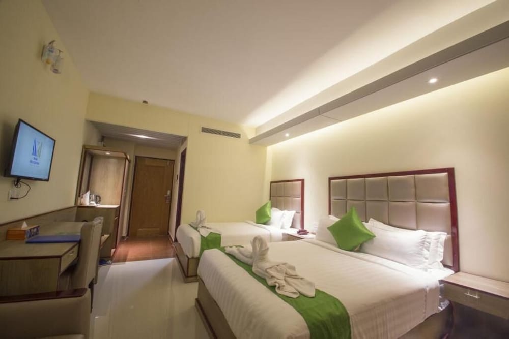 Deluxe Twin Room, City View photo 3